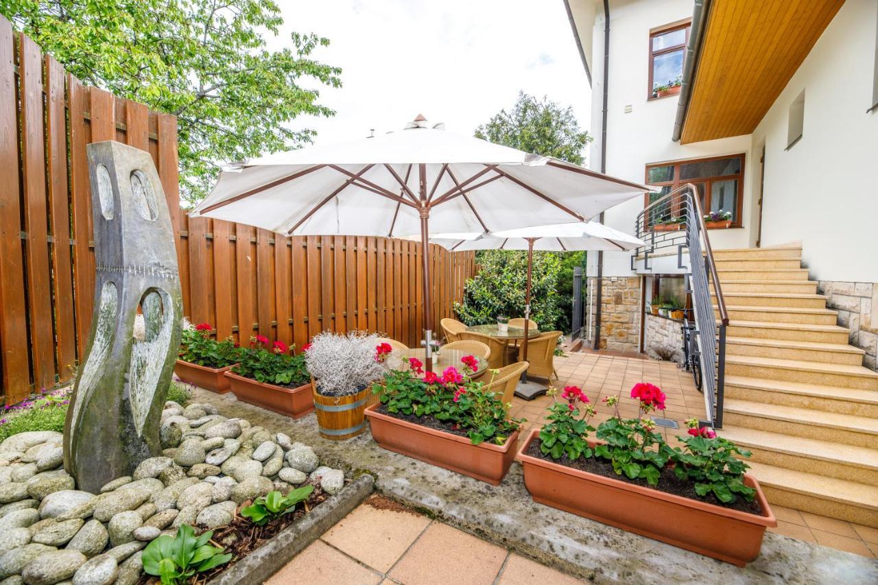 Penzion Sonata Luhacovice Bagian luar foto