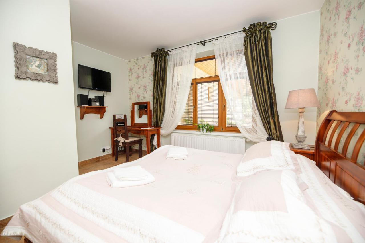 Penzion Sonata Luhacovice Bagian luar foto